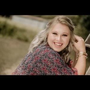 Meet your Posher, Roxanne